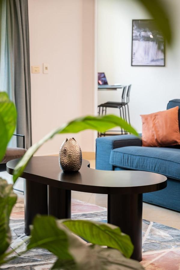 Distinct & Decent 2 Bdr Apt Steps From Nightlife And Airport Каїр Екстер'єр фото